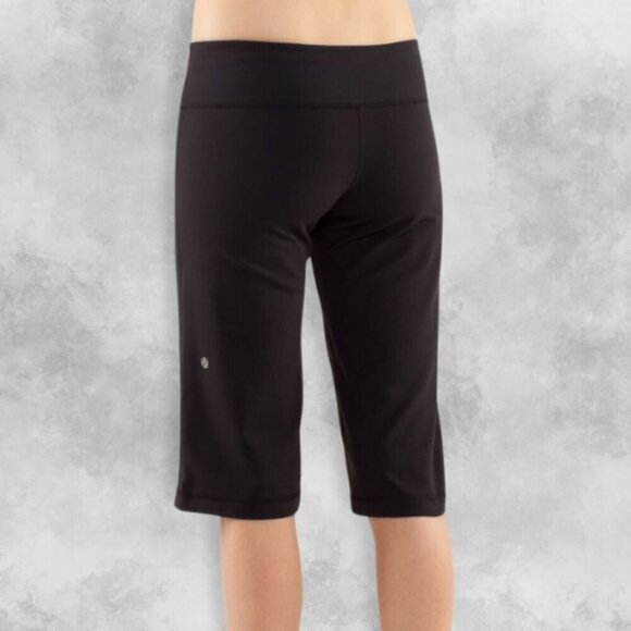 Lululemon Clam Digger II Capris Pants Lightweight Sweat-Wicking Black Women's 2 - Picture 2 of 8